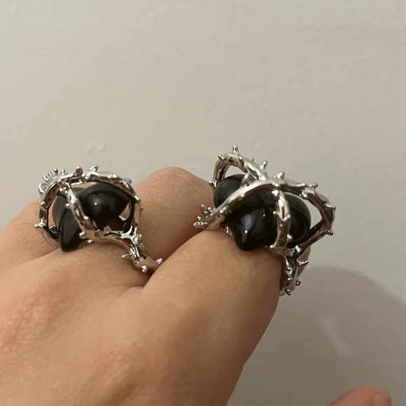 Black Heart Ring - Picture 9 of 10